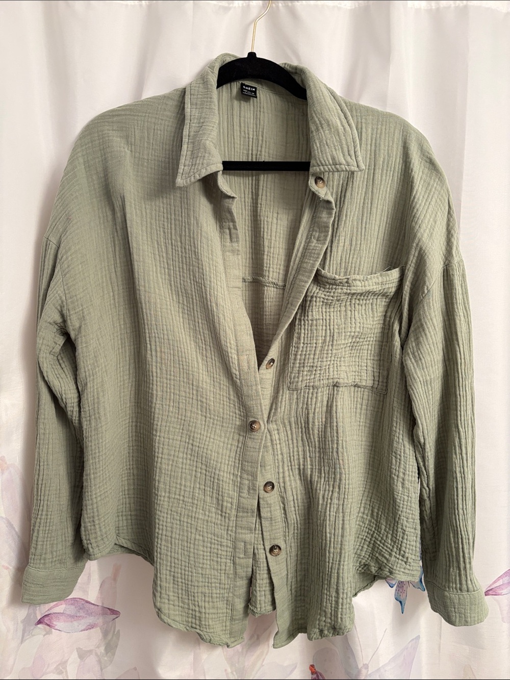 women’s Large Casual Button-Up Shirt in Sage Green